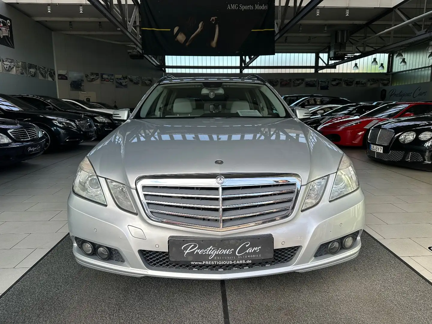 Mercedes-Benz E 350 CDI BE 7G Comand R-Kam AHK Tempomat PDC BT Silber - 1