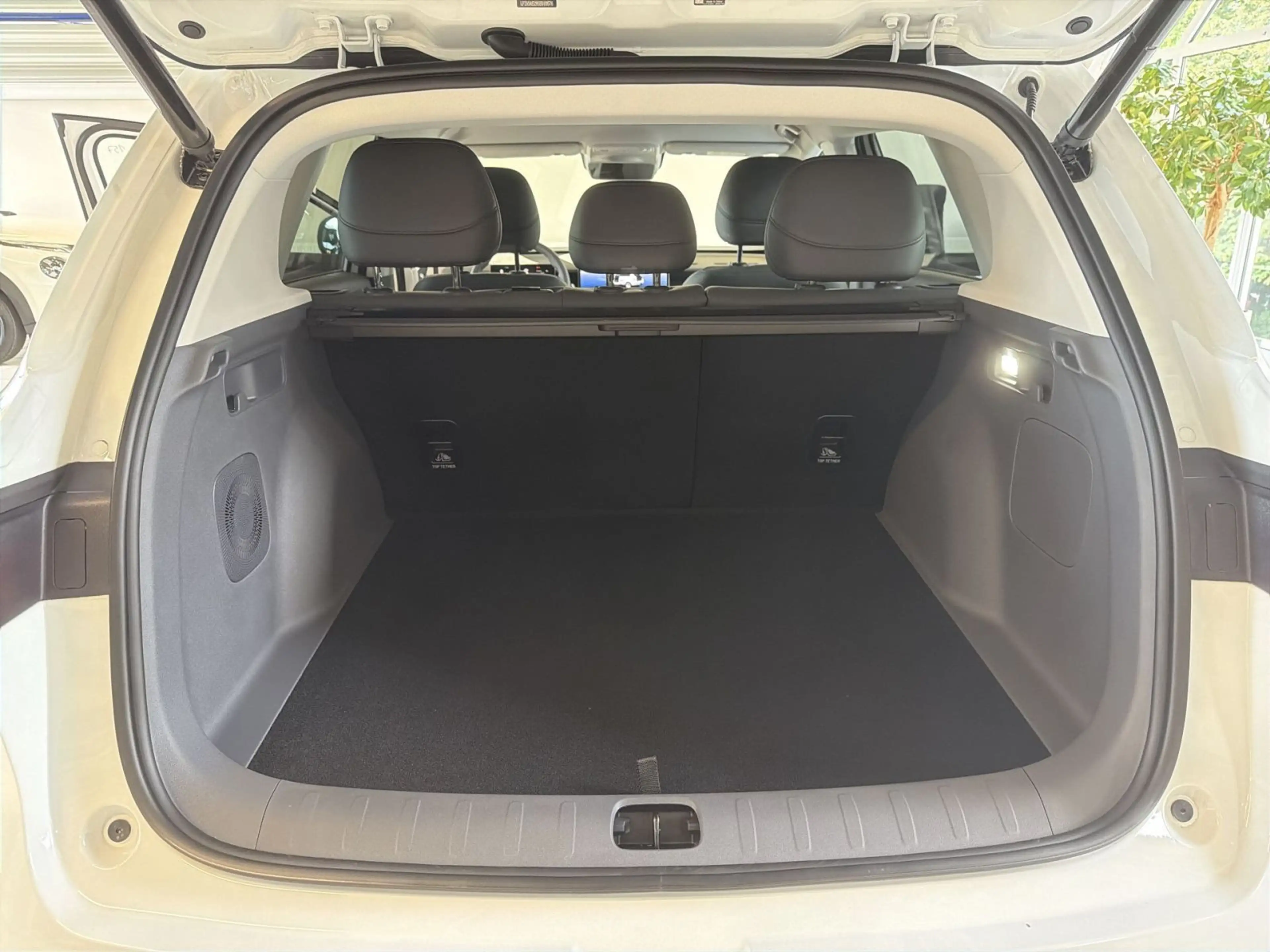 Leapmotor B10 DESIGN PROMAX Dynamic — photo 10
