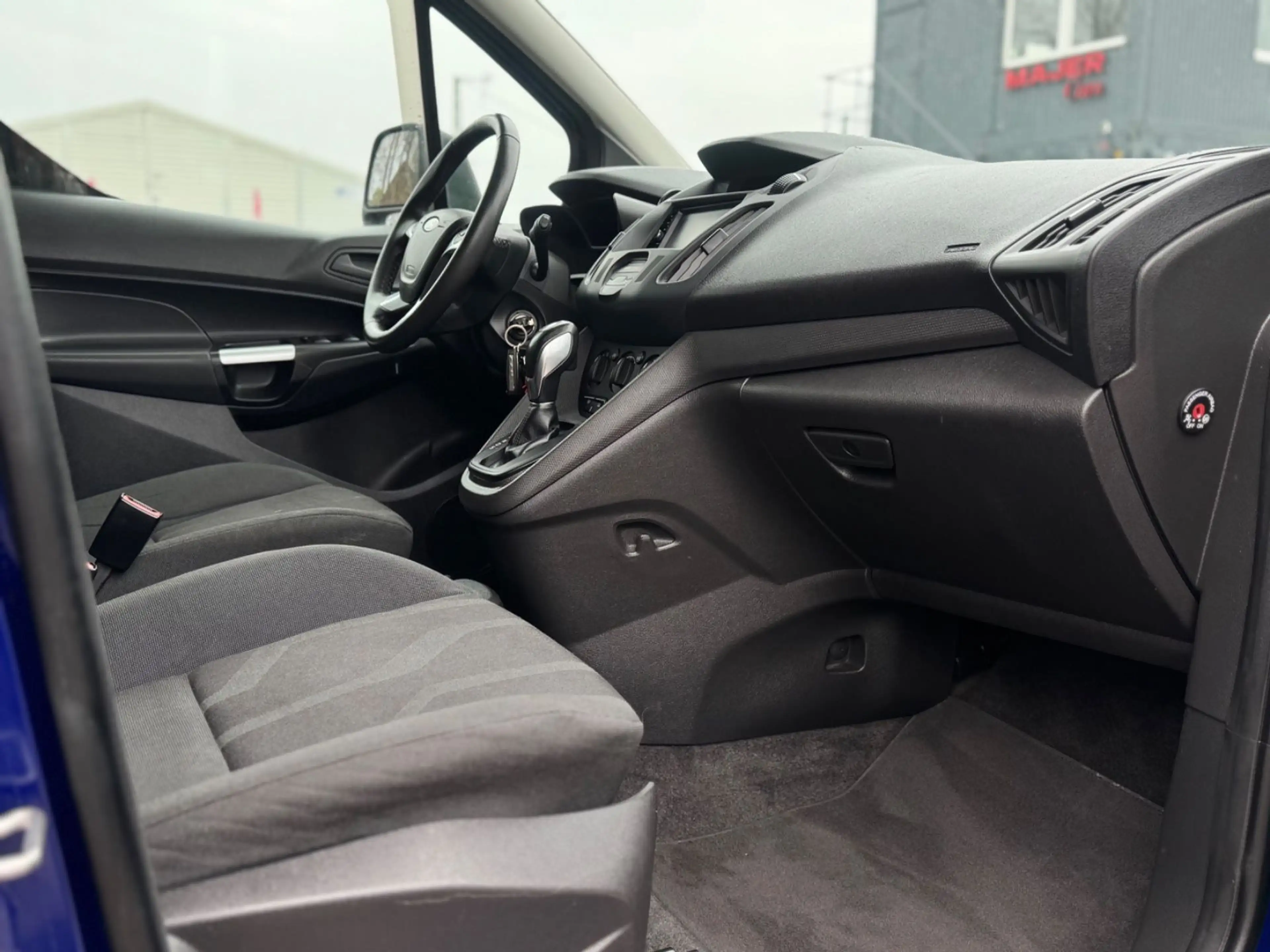 Ford Grand Tourneo Connect Behindertgerecht Rampe — photo 13