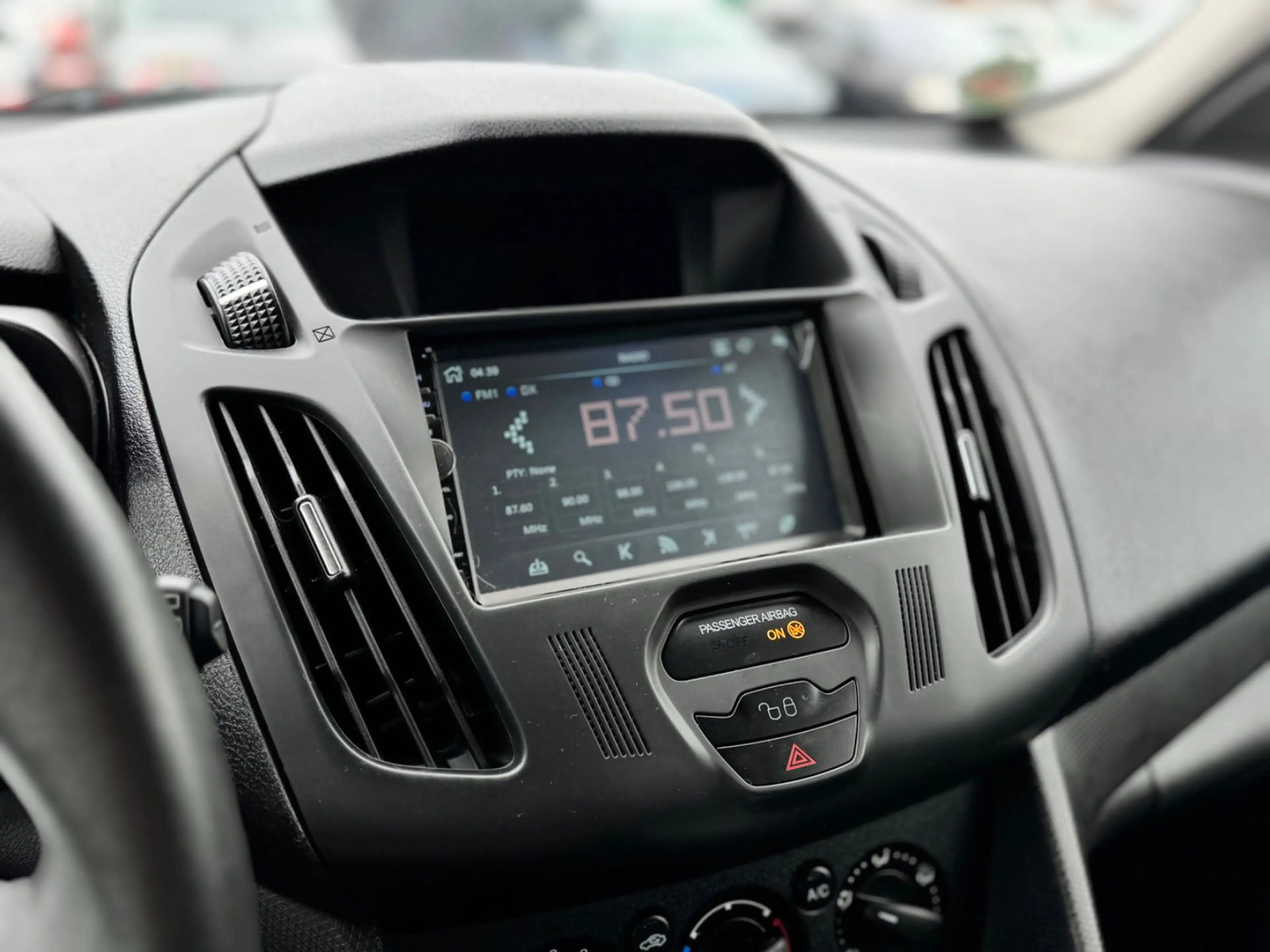 Ford Grand Tourneo Connect Behindertgerecht Rampe — photo 15