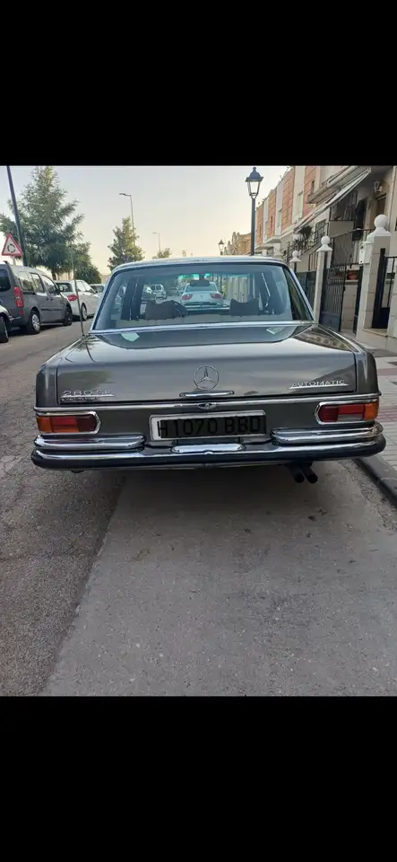 Mercedes-Benz S 280 cambio automático abajo, es del 1970 matricula his, foto 4