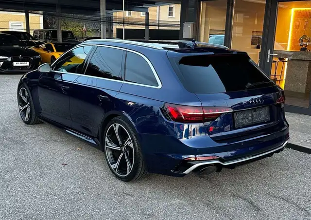 Audi RS4 2.9 TFSI Quattro Ansicht 10