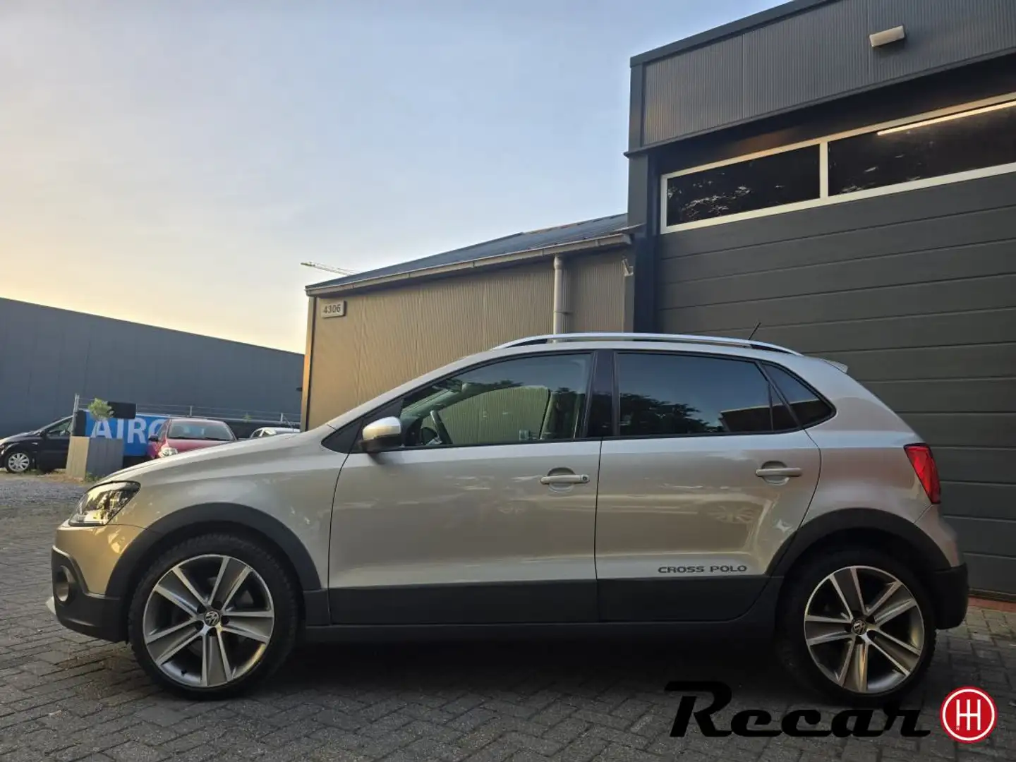 Volkswagen Polo Cross 1.2 TSI Cross/Clima/Cruise/Nap/Trekh/Mooi Beige - 2