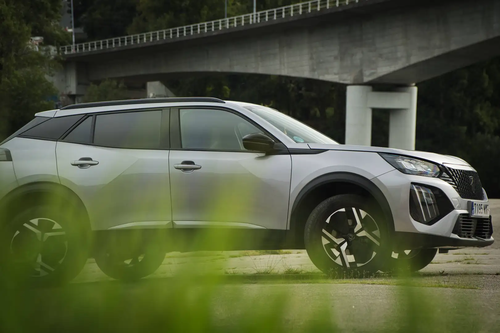 Peugeot 2008 2008 1.2 PureTech S Gris - 2