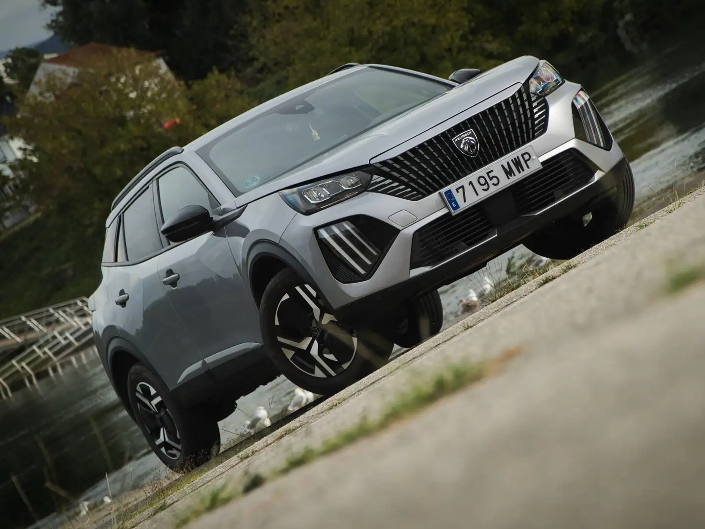 Peugeot 2008 2008 1.2 PureTech S Gris - 1