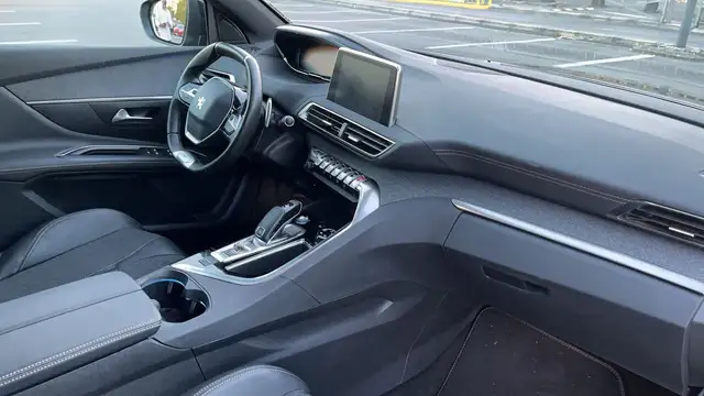 Peugeot 3008 view 10