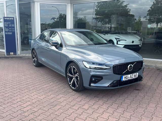 Imagine Volvo S60 B5 AWD Ultimate Dark Auto