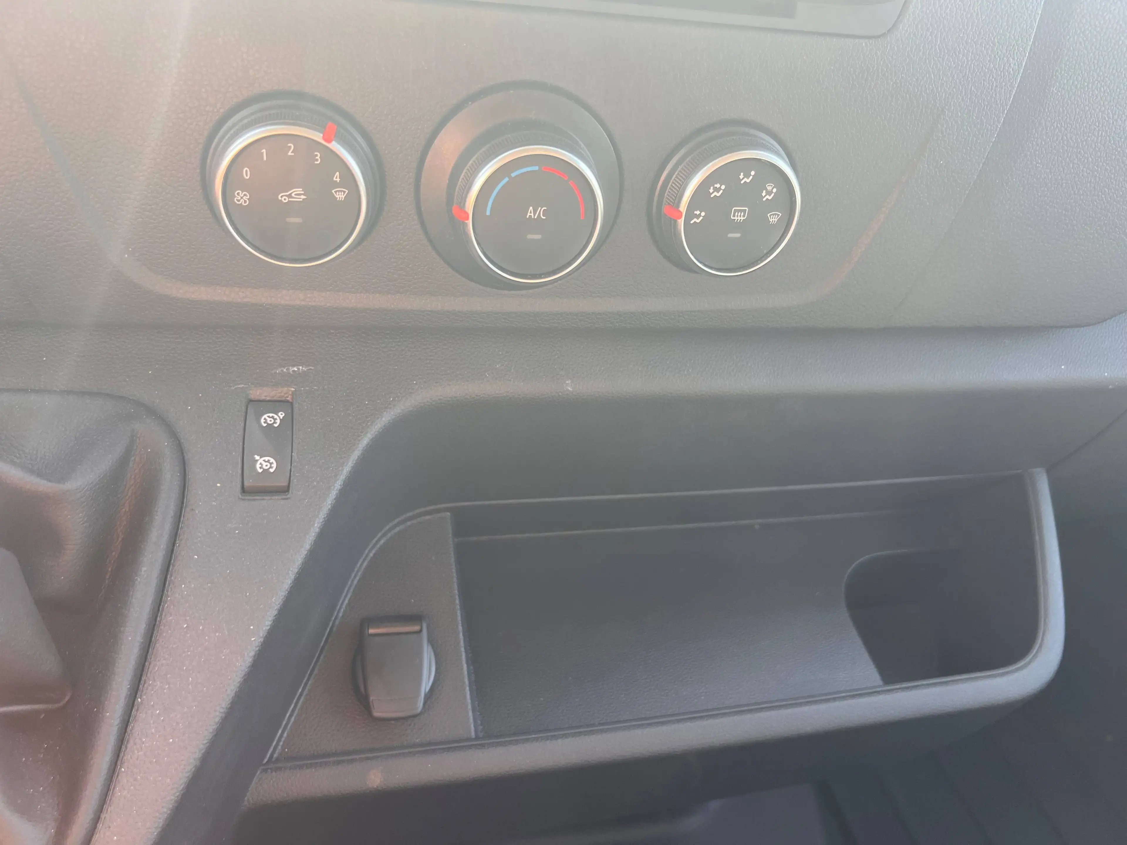 Nissan Interstar Kastenwagen L3H2 3,5t N-Connecta FWD Rückfahrkamera — photo 13