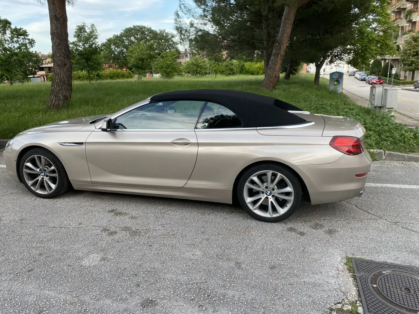BMW 650 650i Cabrio Futura auto - 1