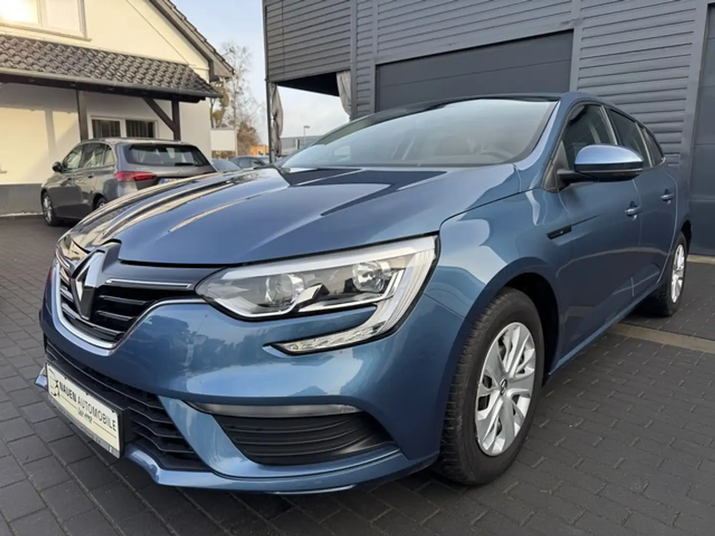 Renault Megane IV Grandtour Life +Allwetter+AHK+Tempomat+ Blau - 1