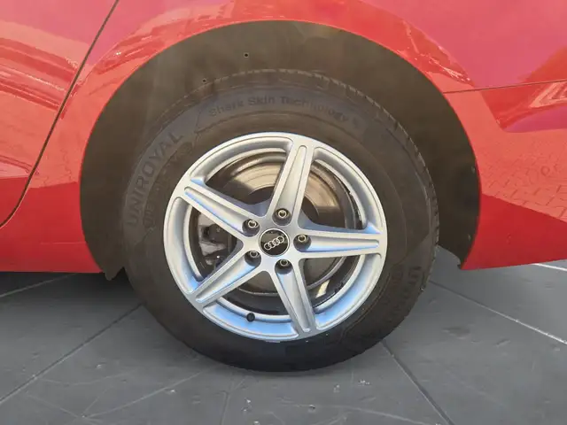 Audi A4 view 15
