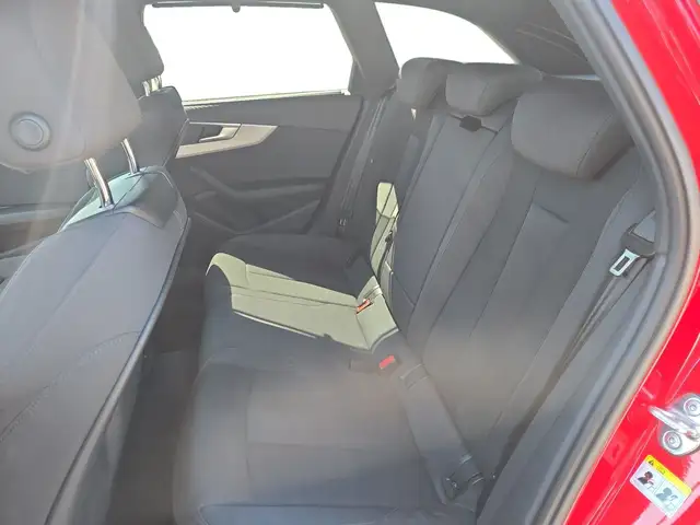 Audi A4 view 10