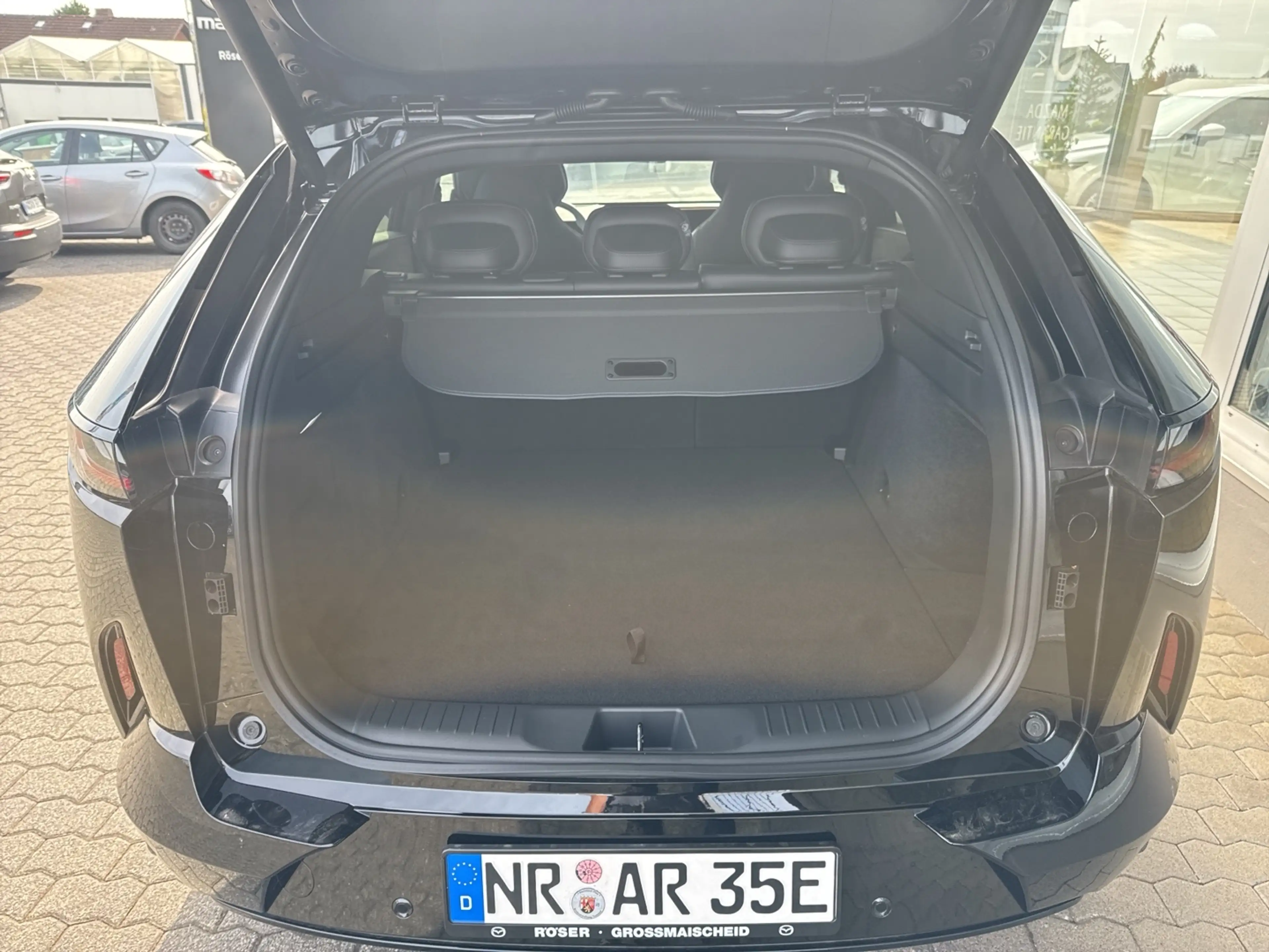 Mazda CX-6e Takumi BKTR PABS — photo 8