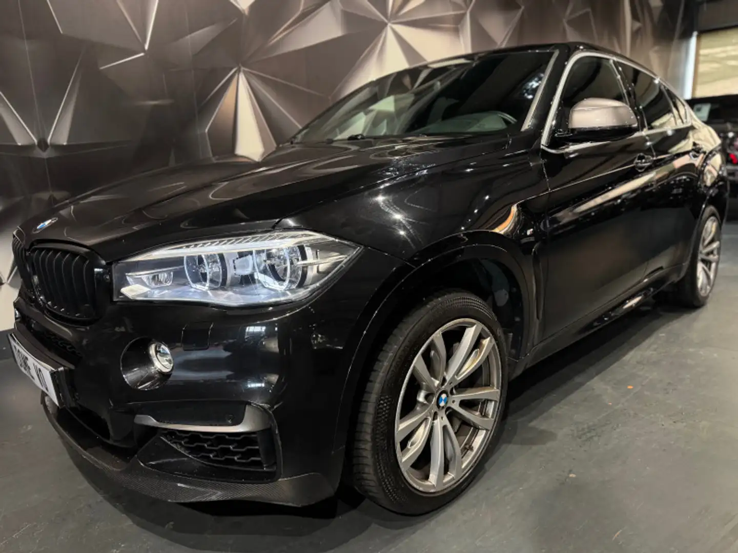BMW X6 (F16) M50DA 381CH Чорний - 1