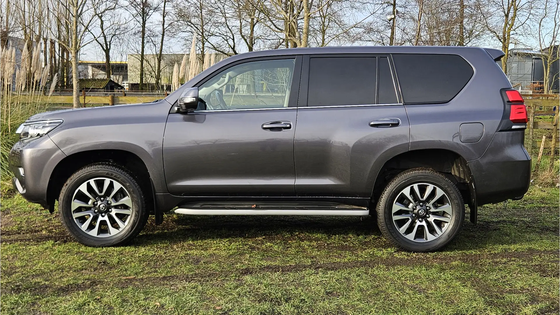 Toyota Land Cruiser 2.8 D-4D Professional Blind van Gris - 2