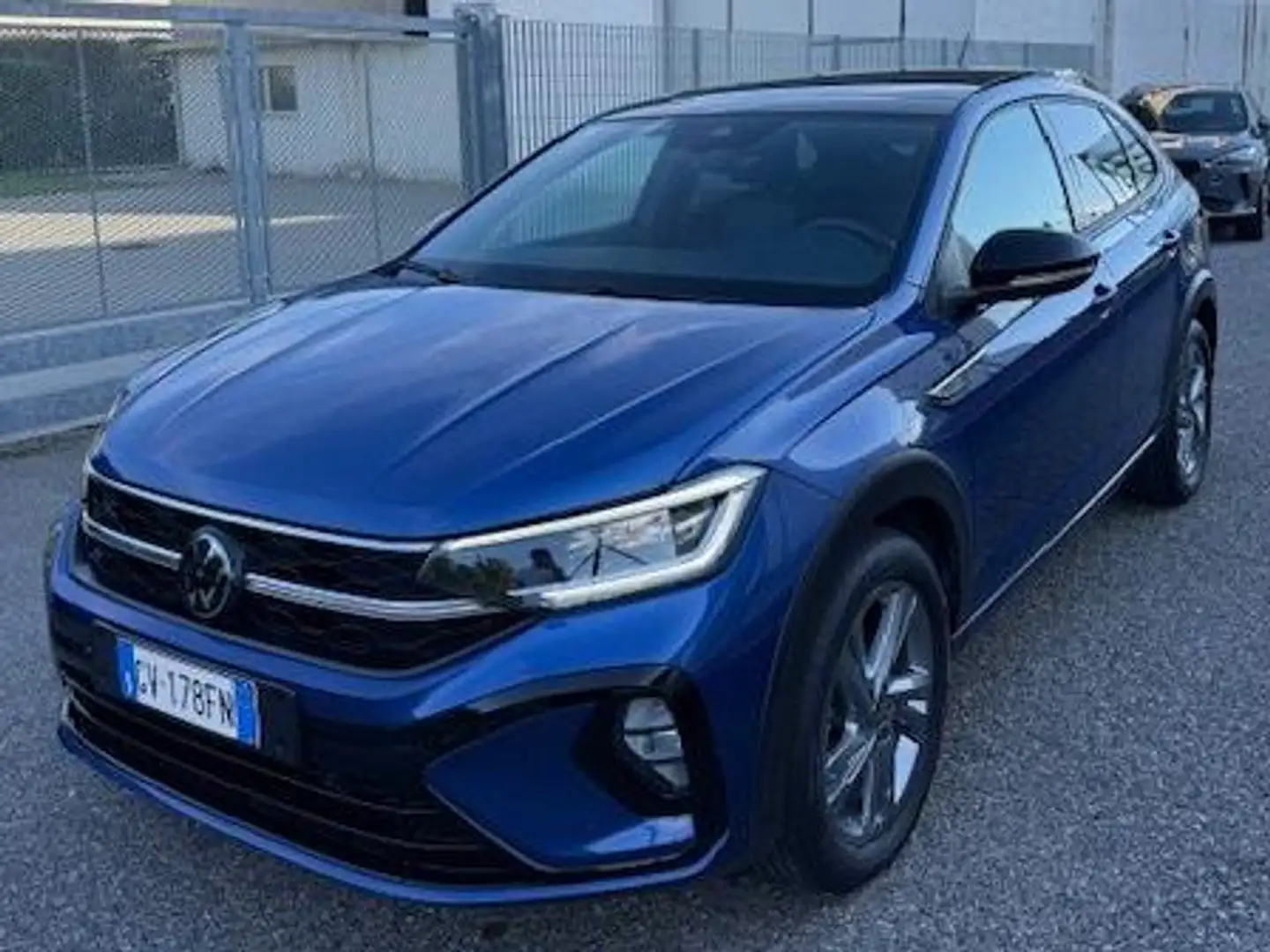 Volkswagen Taigo Taigo 1.0 tsi R-Line 110cv dsg NEOPATENTATI Bleu - 2