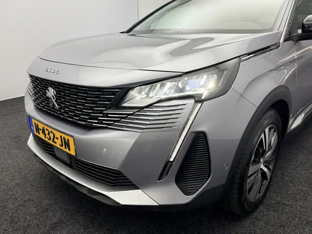 Peugeot 3008 view 2