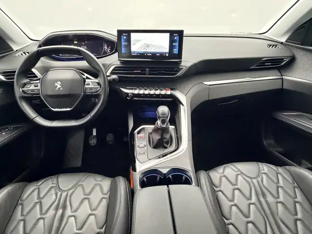 Peugeot 3008 view 3