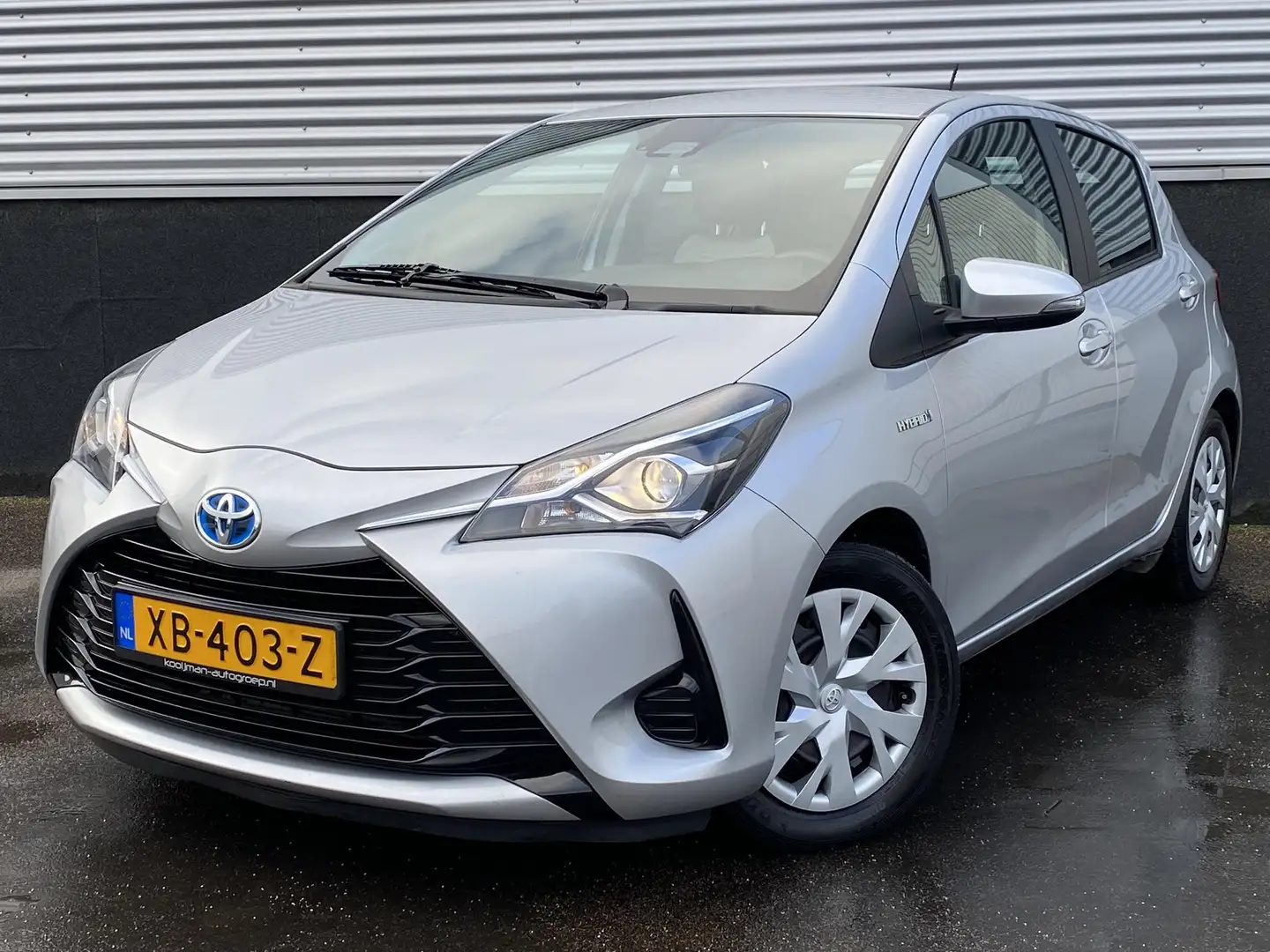 Toyota Yaris 1.5 Hybrid Active Automaat Nieuw geleverd 1e eigen Plateado - 2