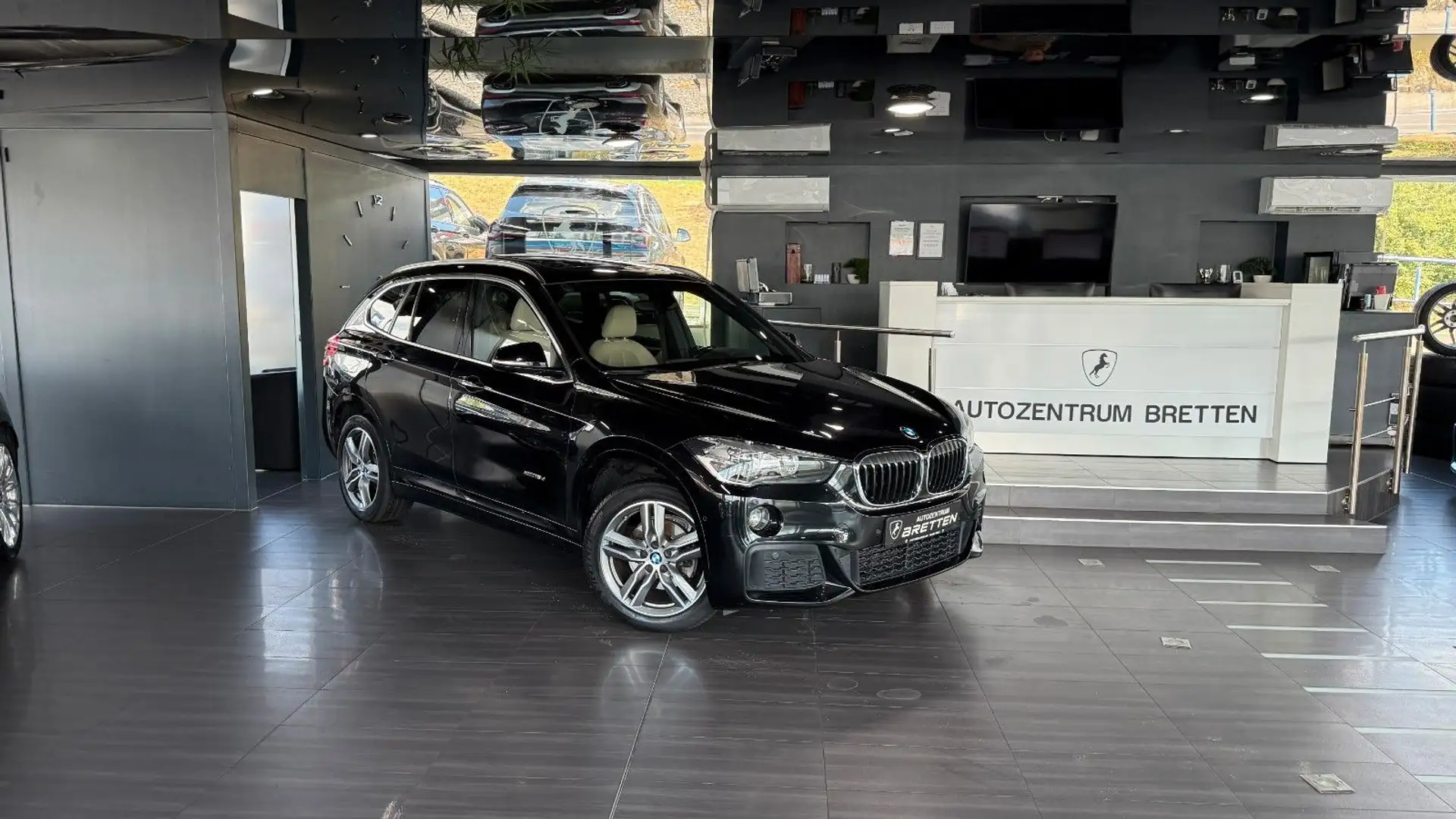 BMW X1 xDrive 18 d M Sport*Navi*PDC*Leder Schwarz - 2