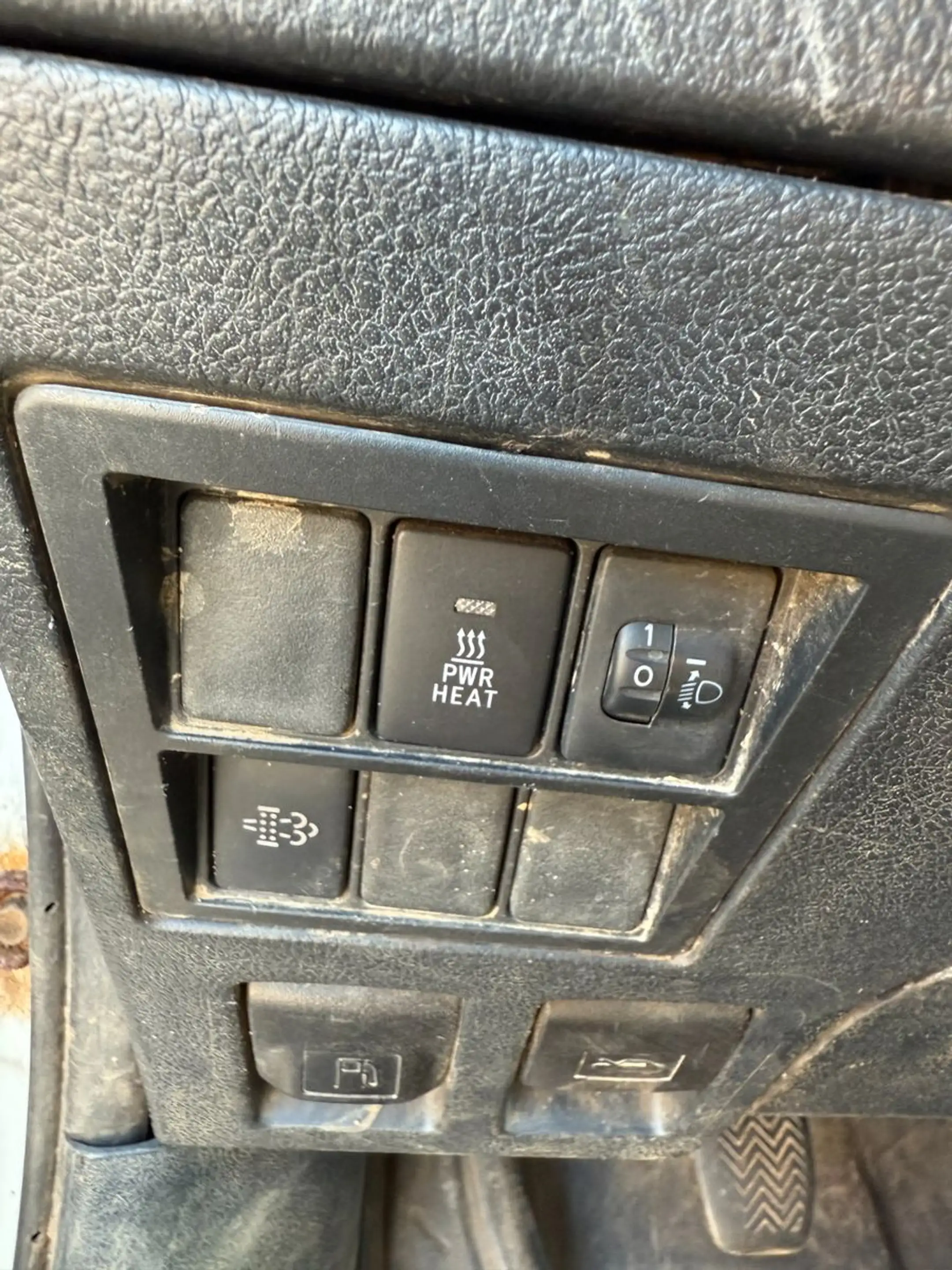 Toyota Hilux Double Cab Duty 4x4 1.Hand Leder Klima DAB — photo 15