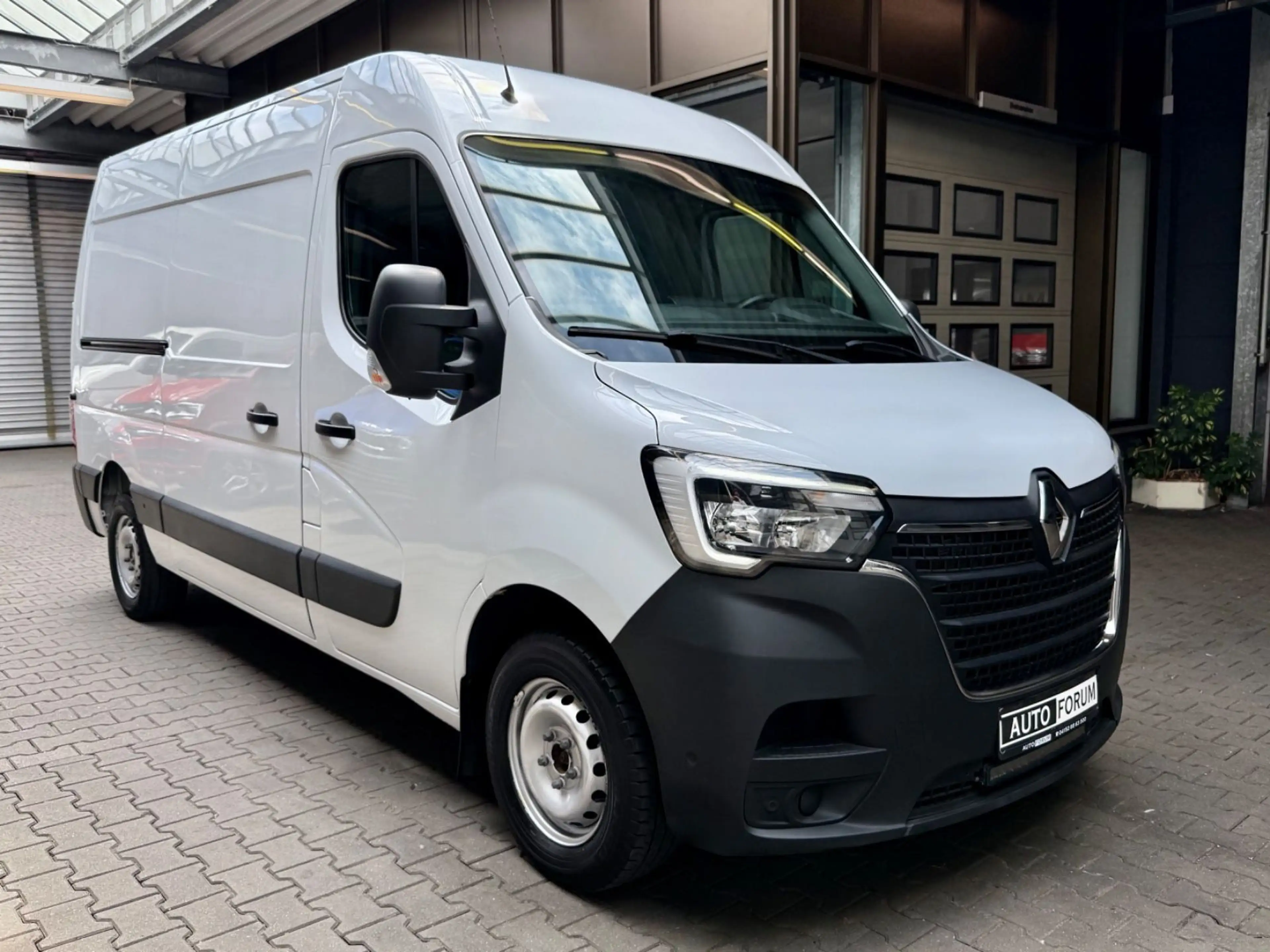 Renault Master 2.3 D L2H2 AUTOMATIK AHK NAVI CAM LED PDC — photo 2