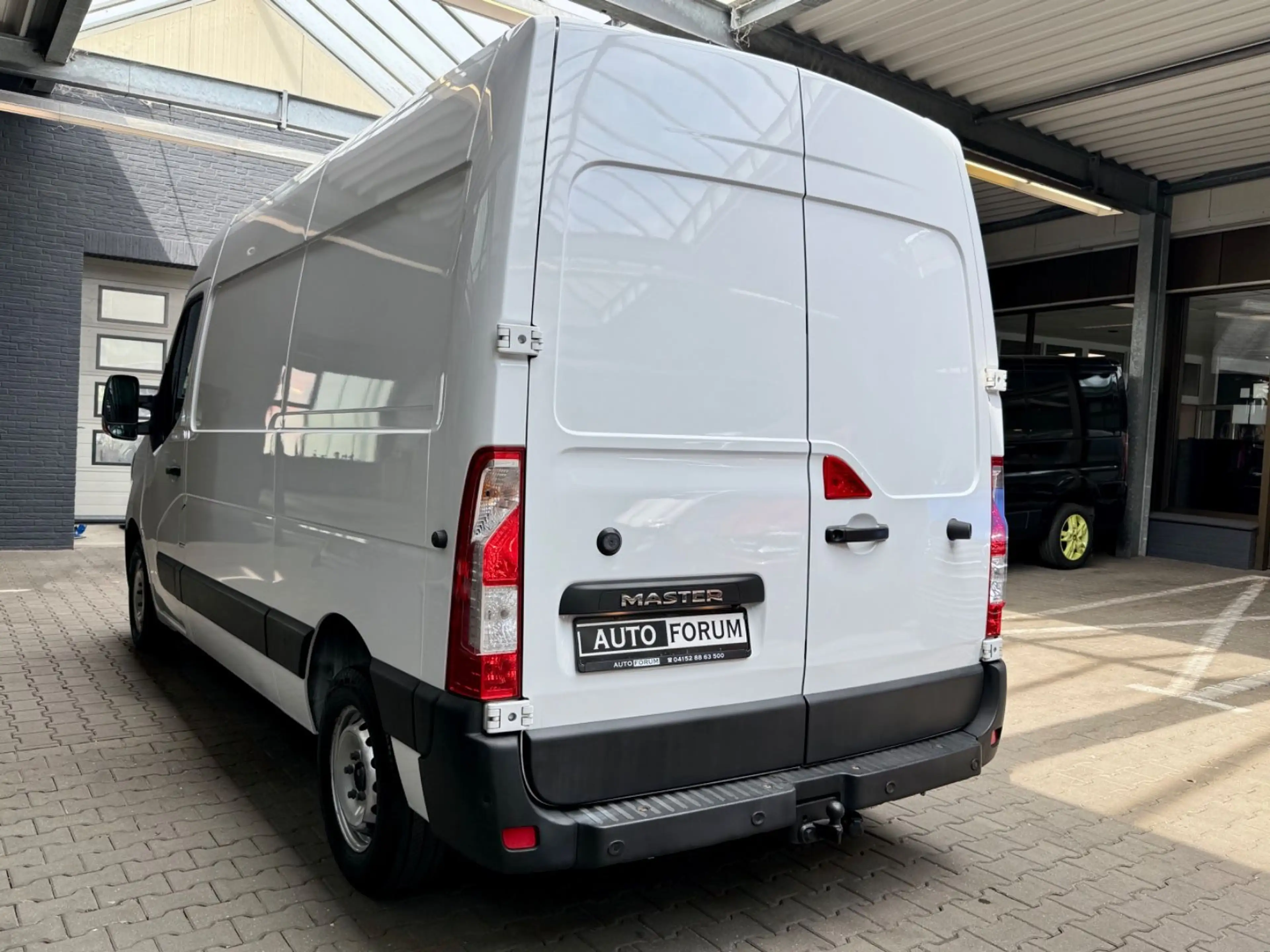 Renault Master 2.3 D L2H2 AUTOMATIK AHK NAVI CAM LED PDC — photo 8