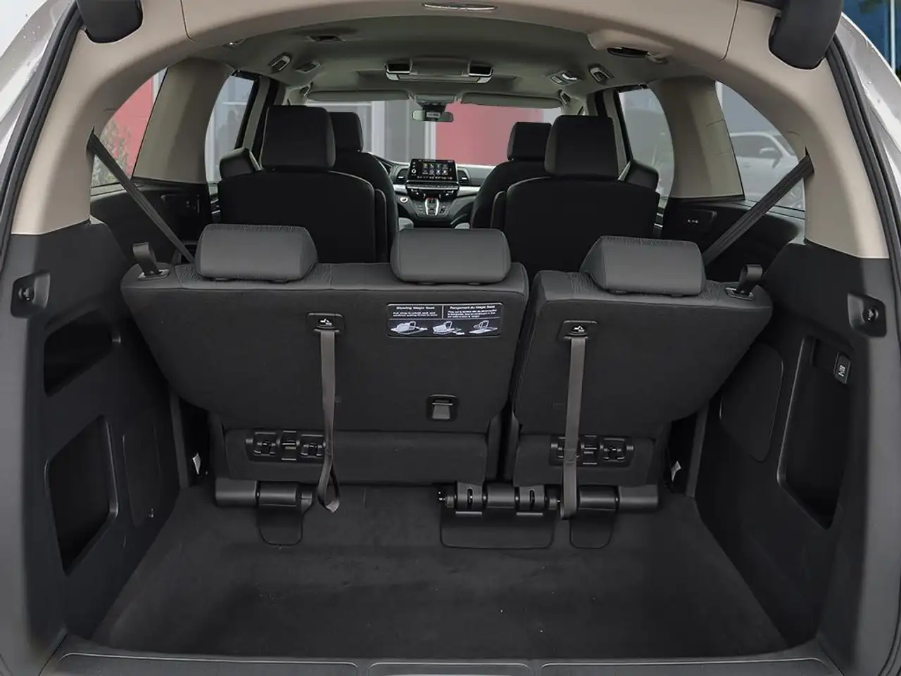 Honda Odyssey снимка Honda Odyssey