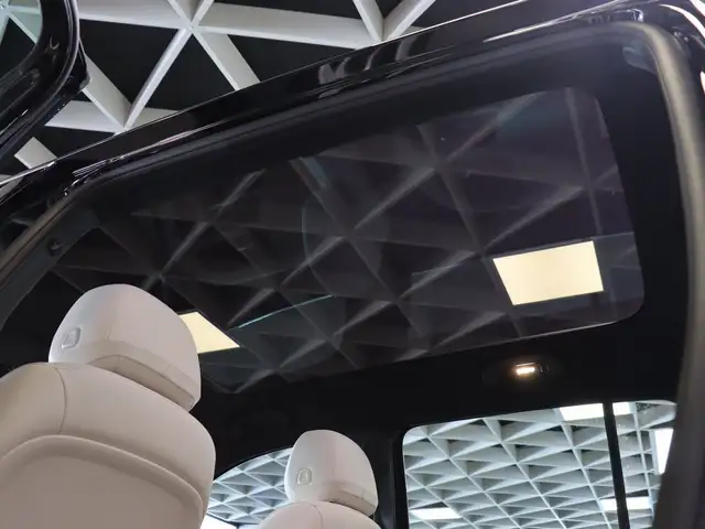 Mercedes-Benz GLB view 13