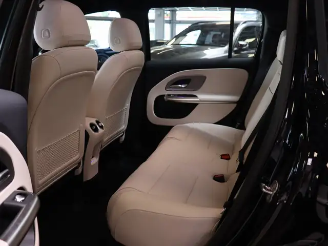 Mercedes-Benz GLB view 17