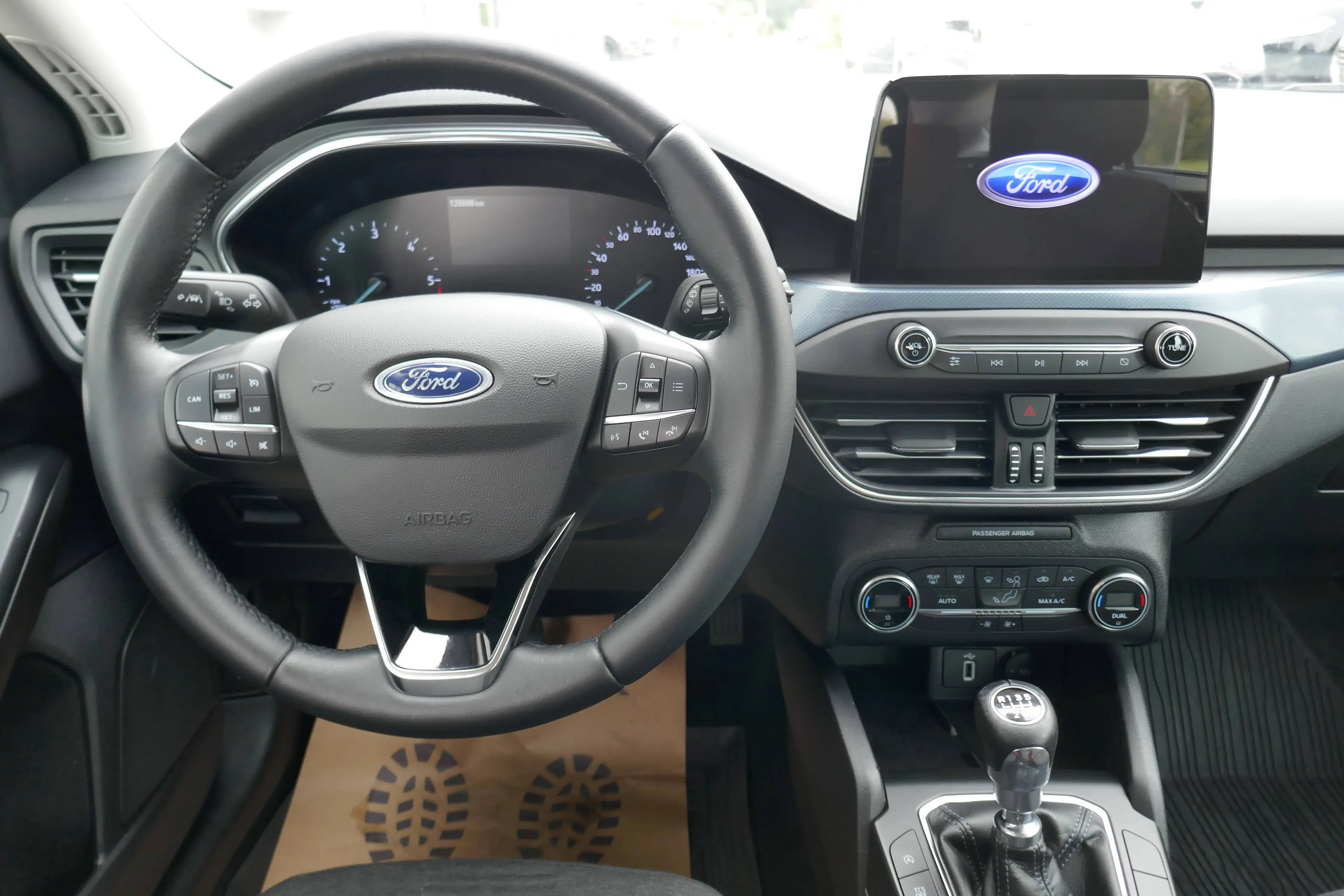Ford Focus Active — photo 13