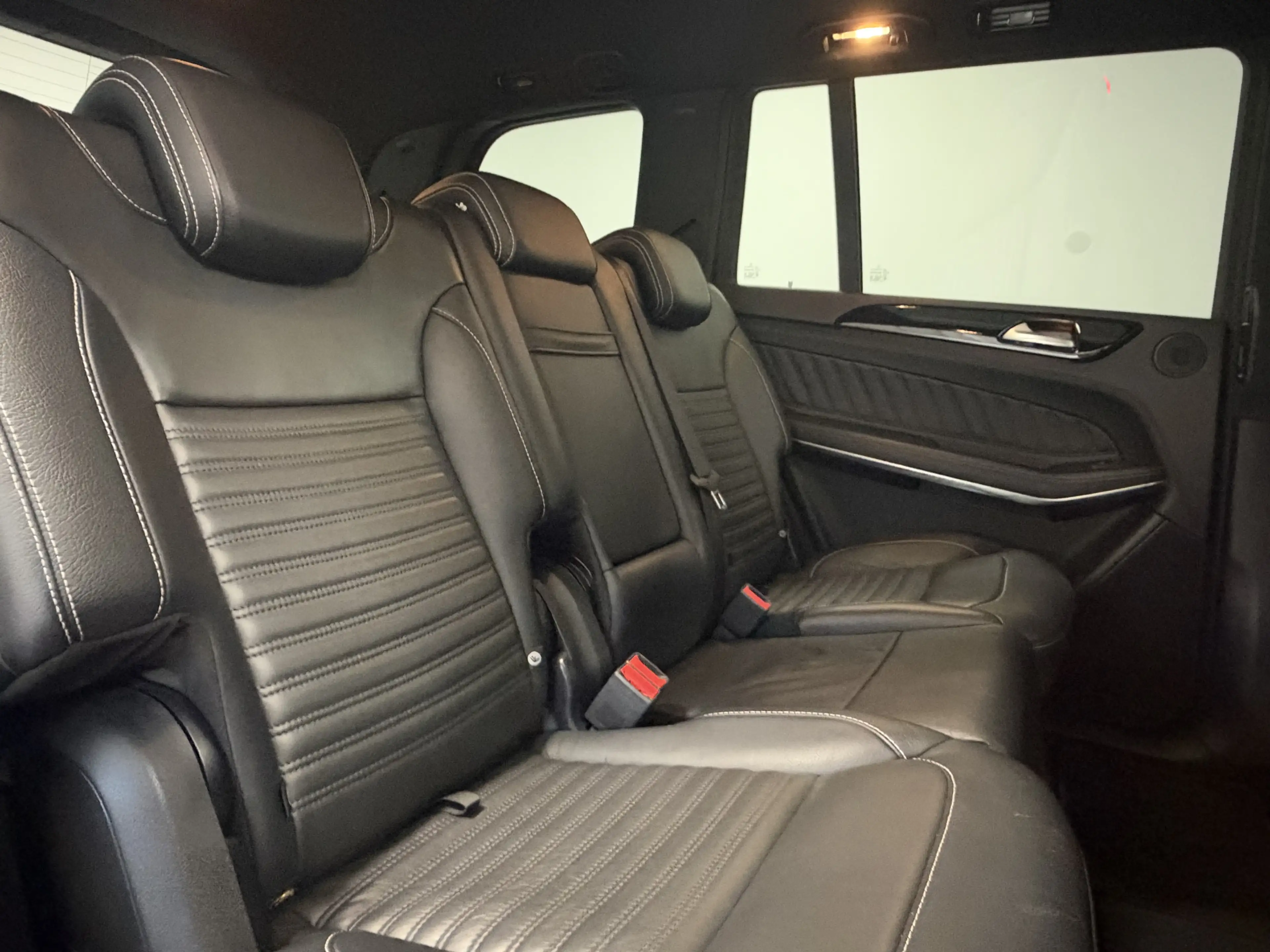 Mercedes-Benz GLS 500 4M AMG Night AHK Pano LED Distr+ Standh. — photo 15