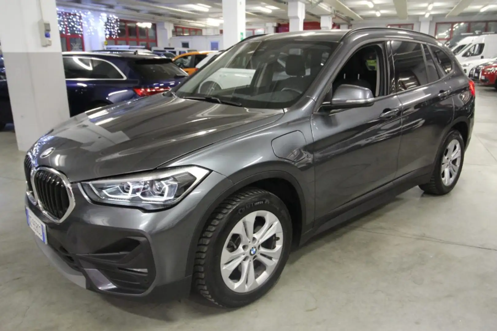 BMW X1 xDrive25e Business Advantage Gris - 2