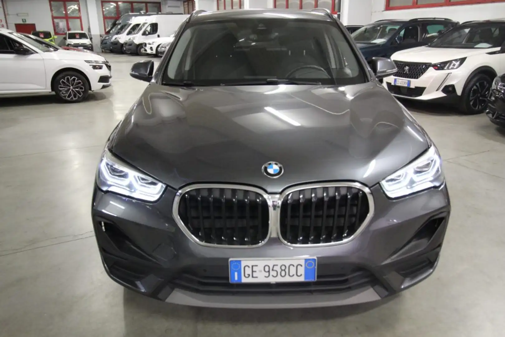 BMW X1 xDrive25e Business Advantage Gris - 1