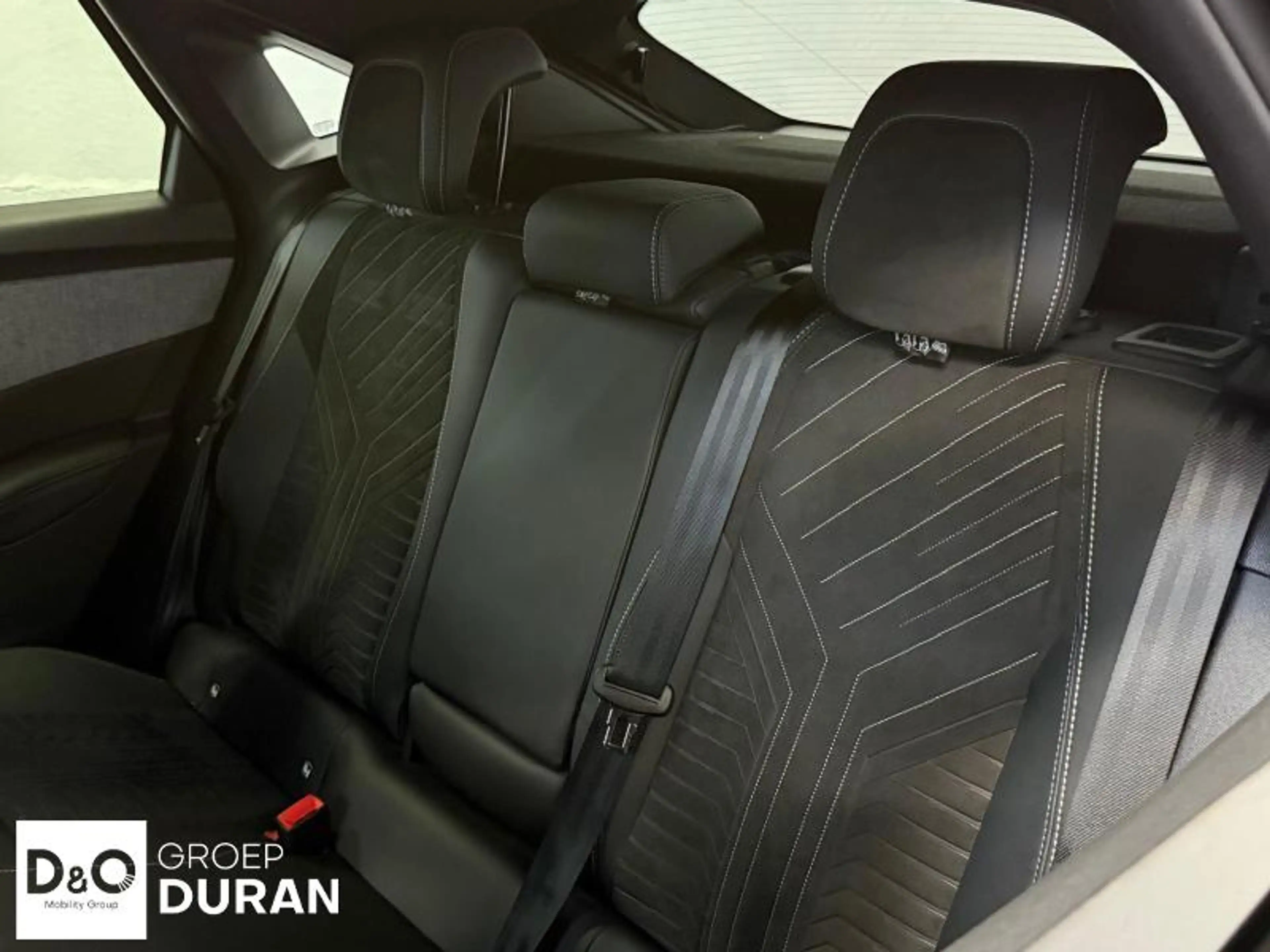 Peugeot 3008 E-3008 GT 213 pk Auto — photo 10