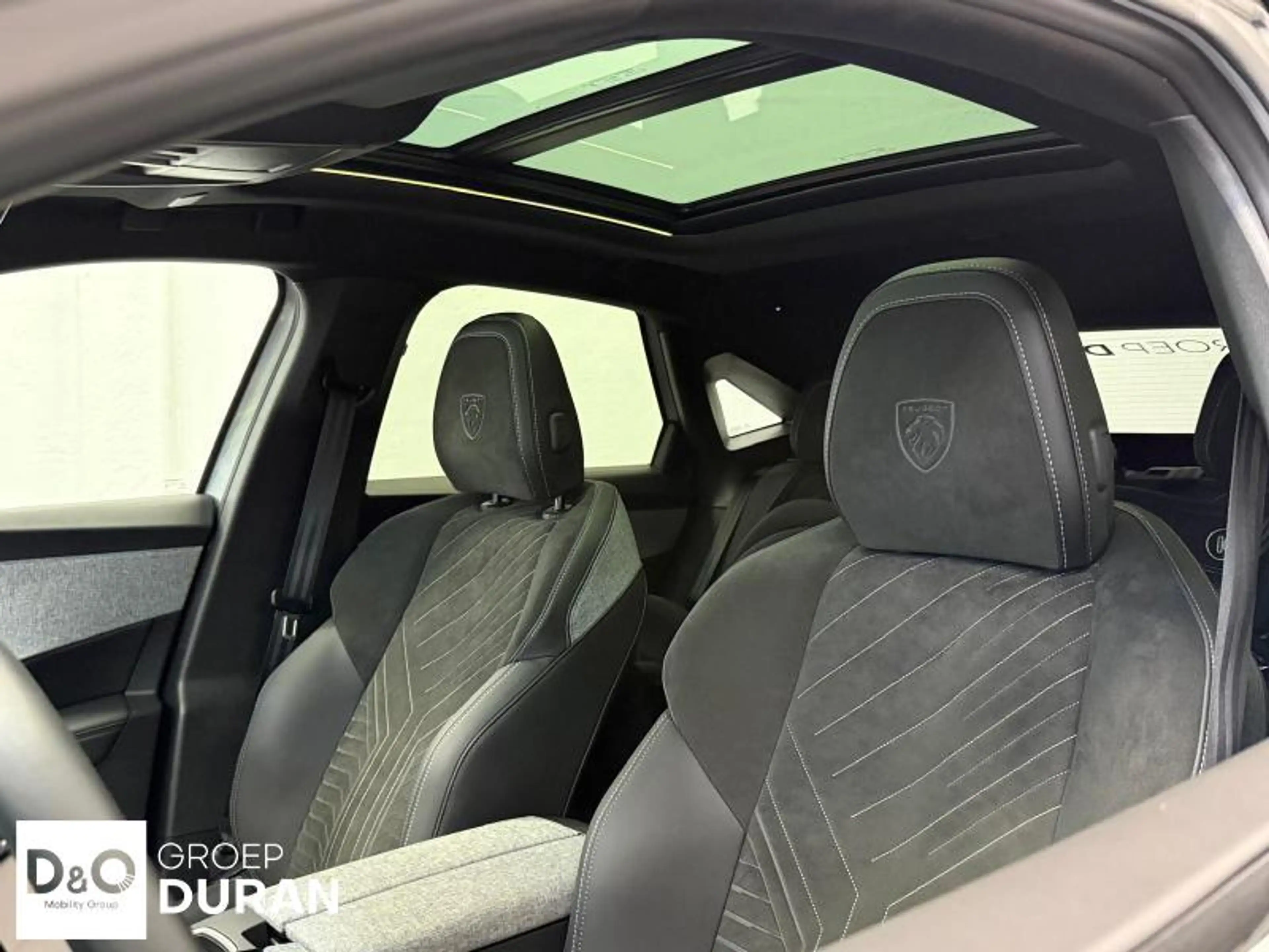 Peugeot 3008 E-3008 GT 213 pk Auto — photo 9