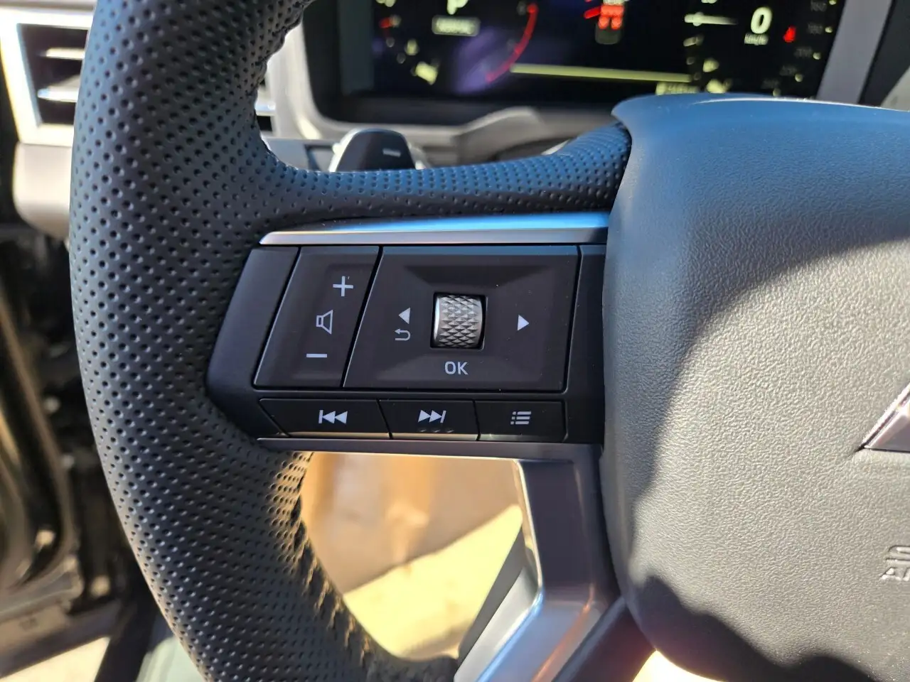 Mitsubishi Outlander снимка Mitsubishi Outlander