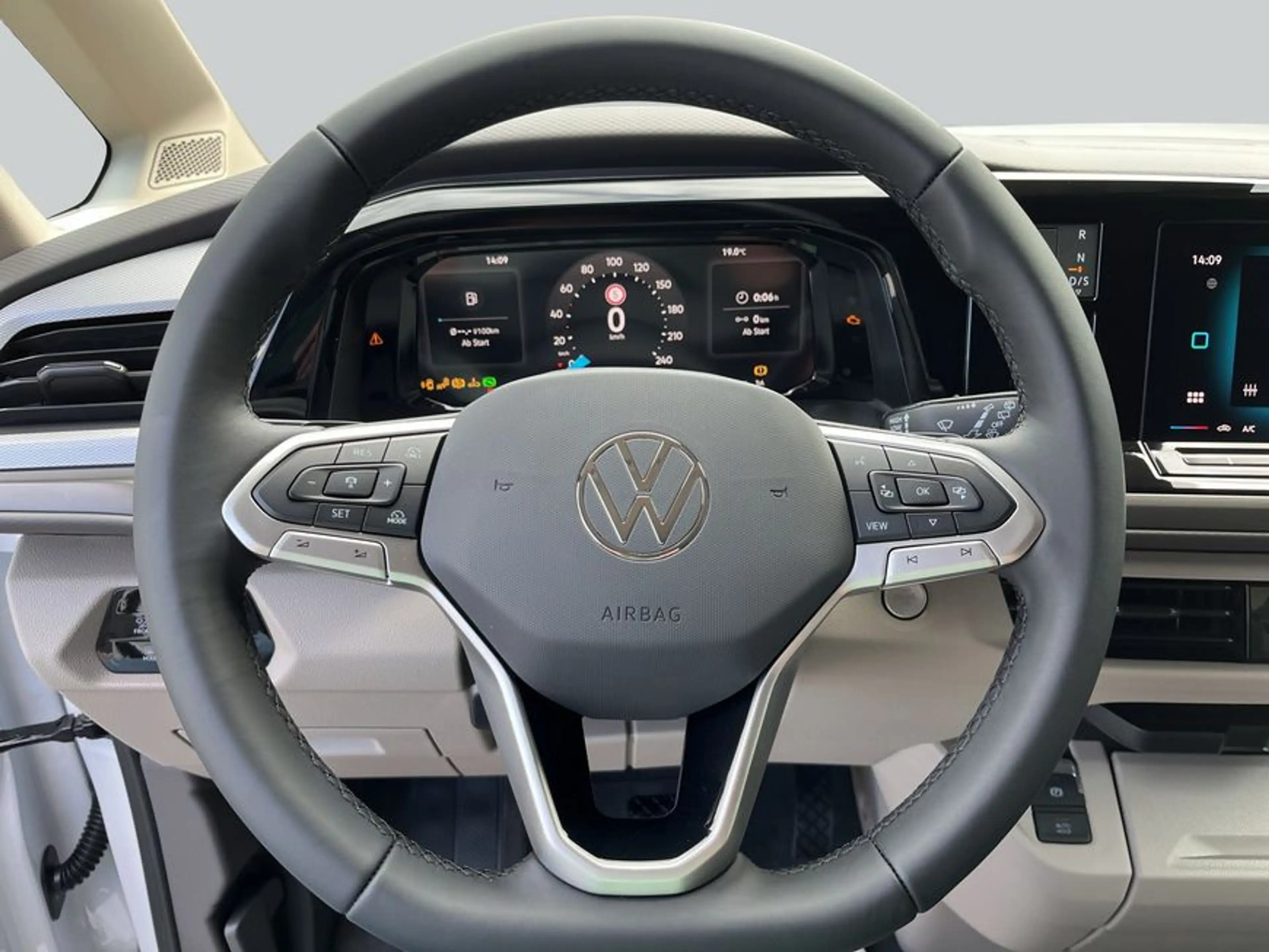 Volkswagen LT Multivan 2,0 l TDI DSG LÜ, ACC, 6-Sitzer, AHK — photo 11