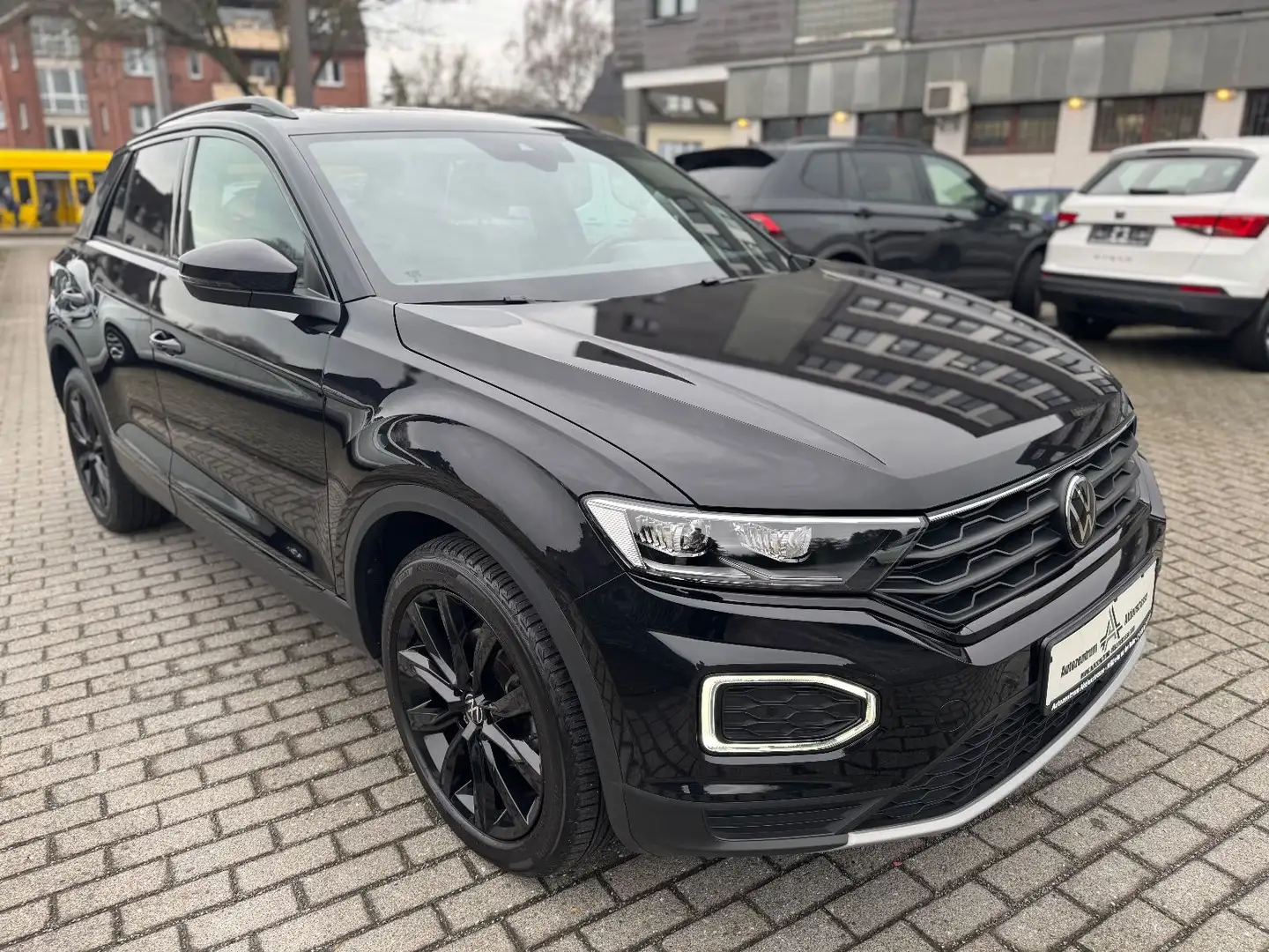 Volkswagen T-Roc Black Style Panorama Digital LED Stadh 1.H Schwarz - 2