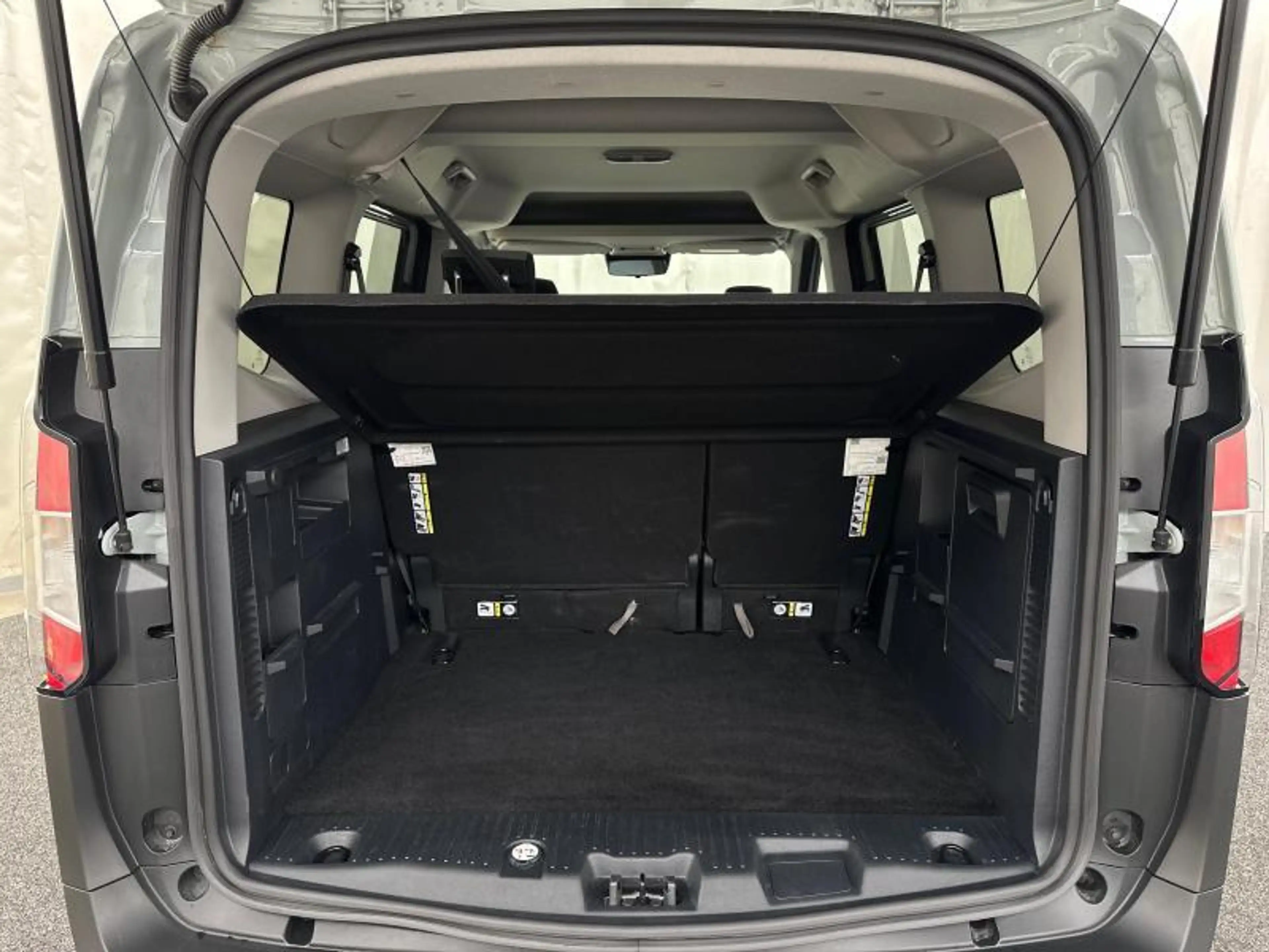 Ford Tourneo Courier Titanium 5pl | carplay | camera — photo 9