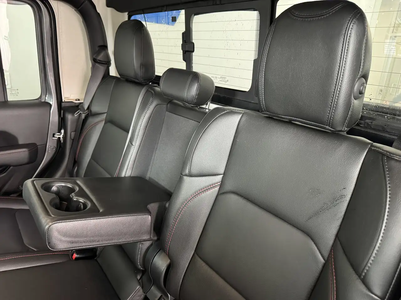 Jeep Gladiator снимка Jeep Gladiator