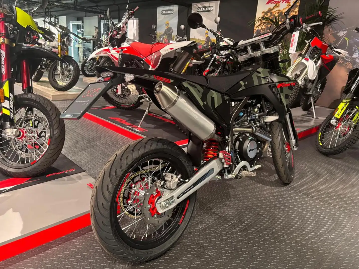 Fantic 125M PERFORMANCE LIMITED EDITION - 2