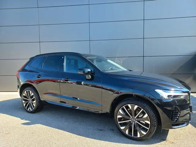 Volvo XC60 T6 AWD Ultra Dark
