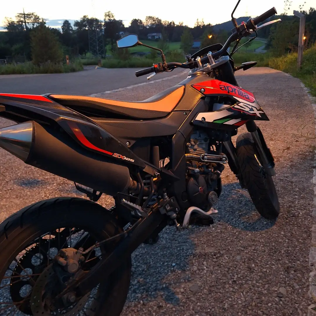 Aprilia SX 125 Rot - 2