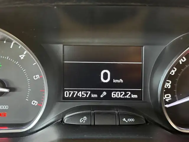 Peugeot 208 view 18
