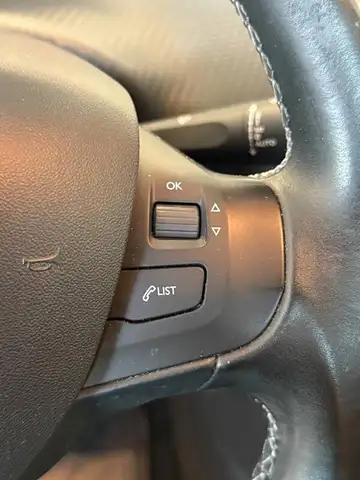 Peugeot 208 view 15