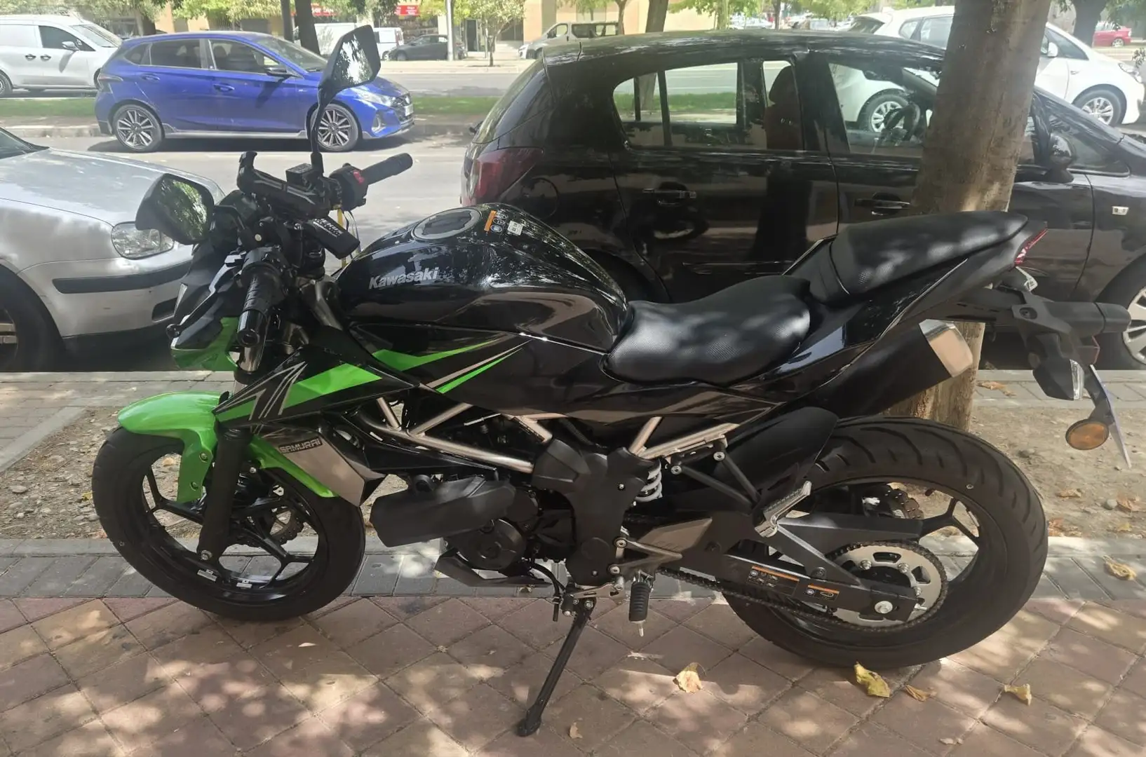 Kawasaki Z 125 naked Negro - 1