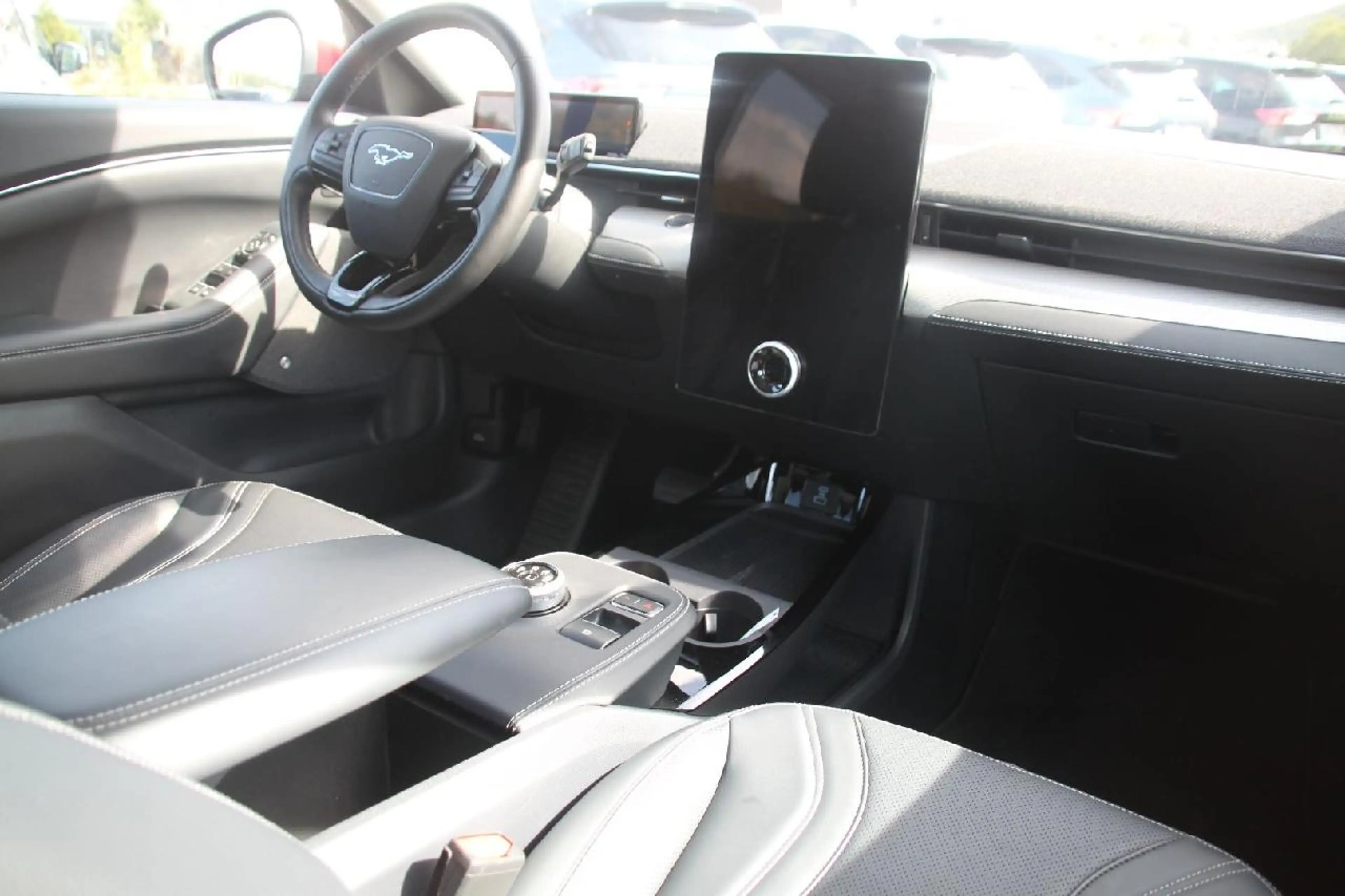 Ford Mustang Mach-E Premium+B&O+SHZ+LMF+NAVI+KLIMA+PANO+ — photo 11
