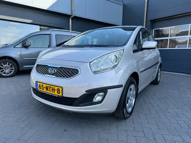 Kia Venga 1.4 met airco, cruise control, PDC achter, APK 05-