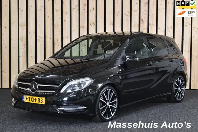 Mercedes-Benz B 180 Ambition Comfort Aut. 131dkm Panoramadak LED Camer